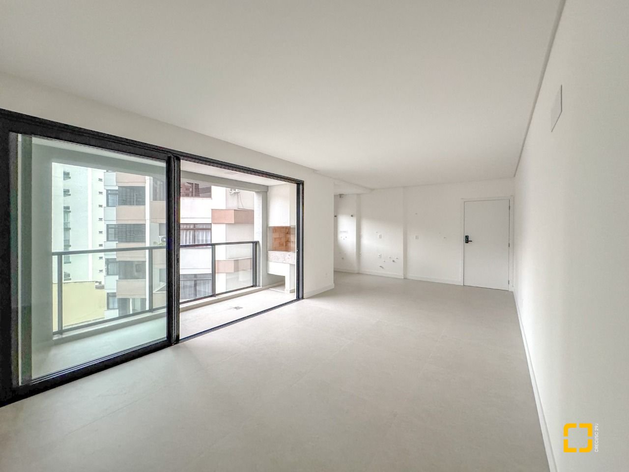 Apartamento com 80m², 3 quartos (sendo 1 suíte), 1 garagem, no bairro Centro em Florianópolis