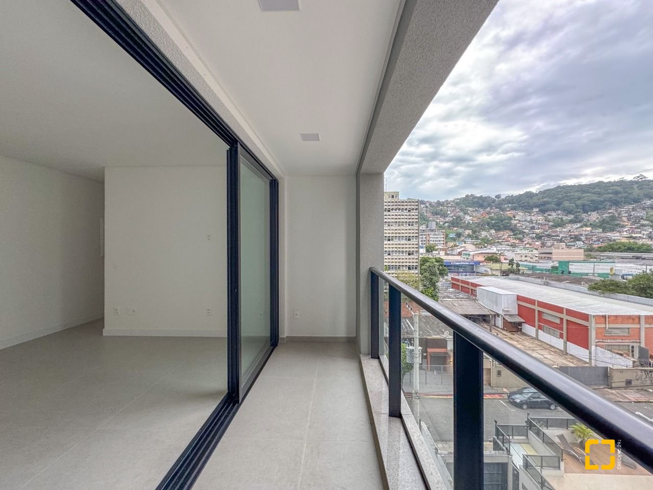 Apartamento com 80m², 3 quartos (sendo 1 suíte), 1 garagem, no bairro Centro em Florianópolis