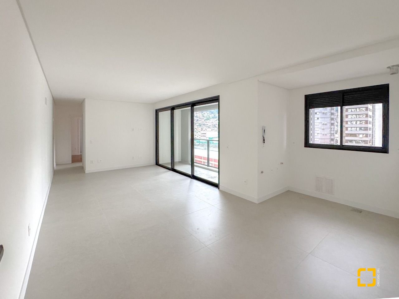 Apartamento com 80m², 3 quartos (sendo 1 suíte), 1 garagem, no bairro Centro em Florianópolis