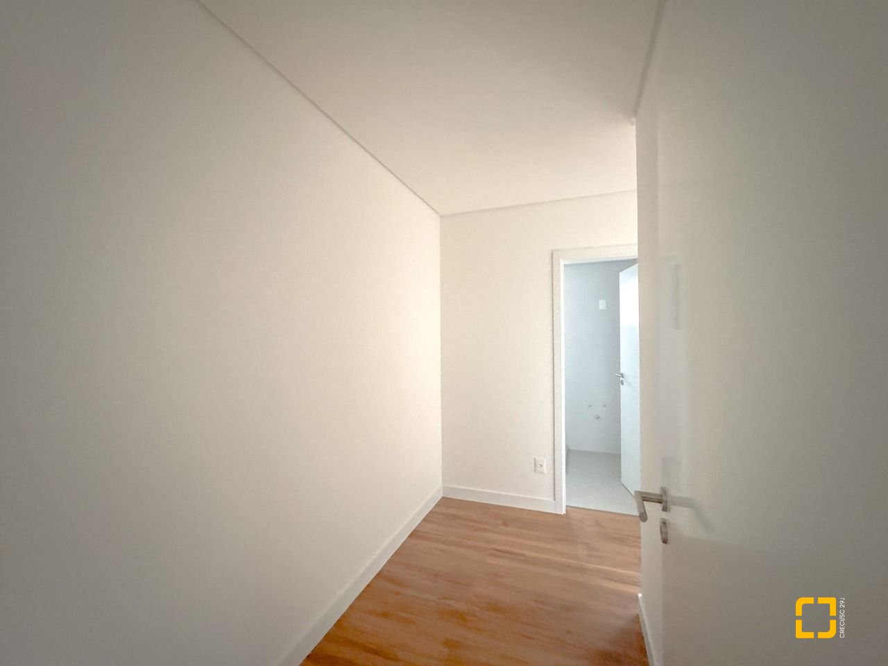 Apartamento com 80m², 3 quartos (sendo 1 suíte), 1 garagem, no bairro Centro em Florianópolis