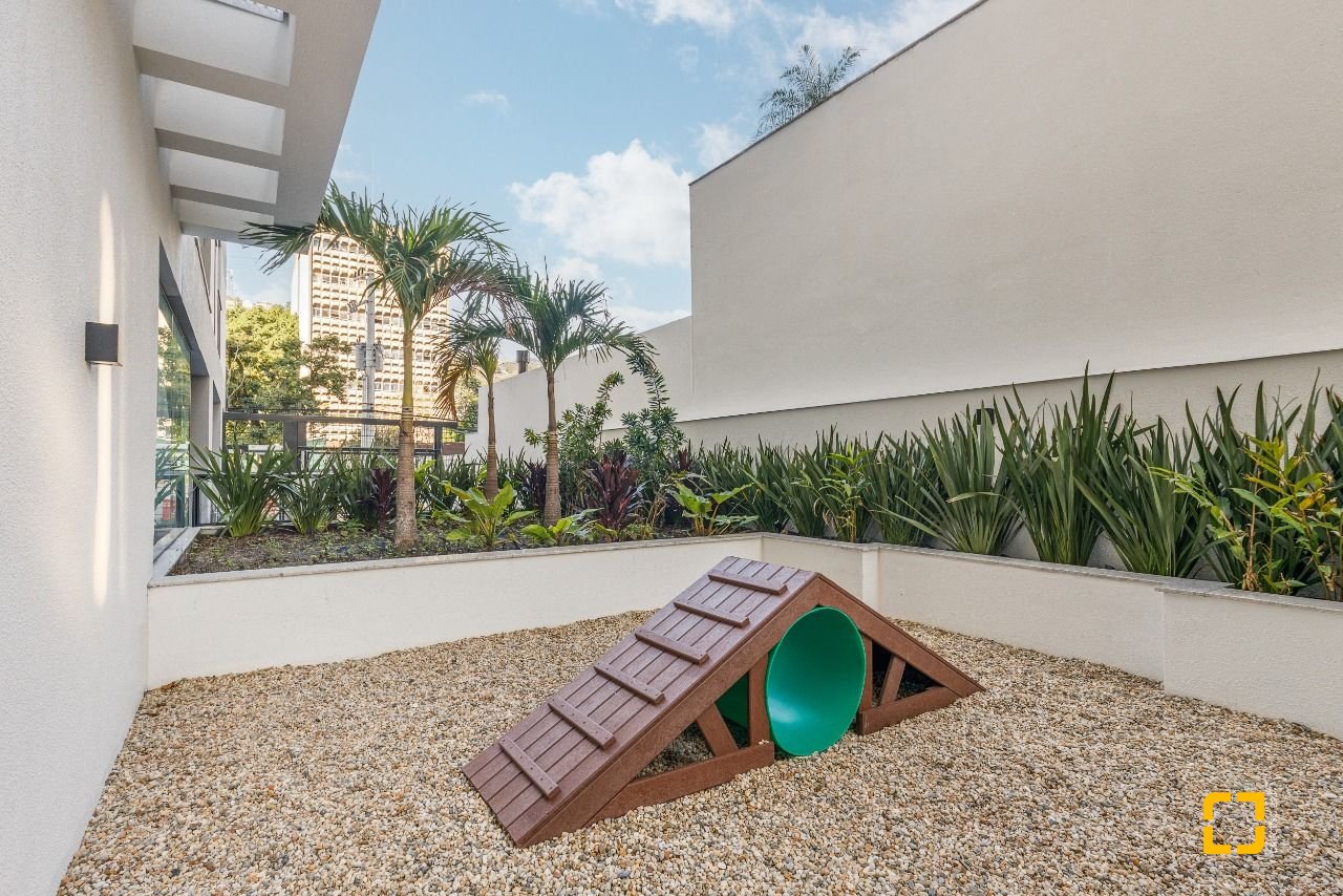 Apartamento com 80m², 3 quartos (sendo 1 suíte), 1 garagem, no bairro Centro em Florianópolis