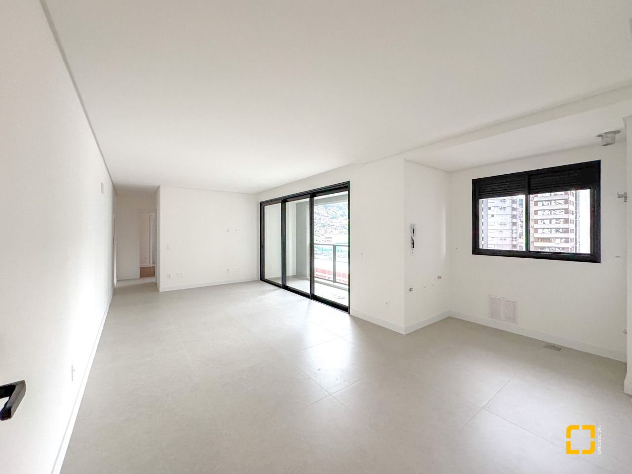 Apartamento com 80m², 3 quartos (sendo 1 suíte), 1 garagem, no bairro Centro em Florianópolis