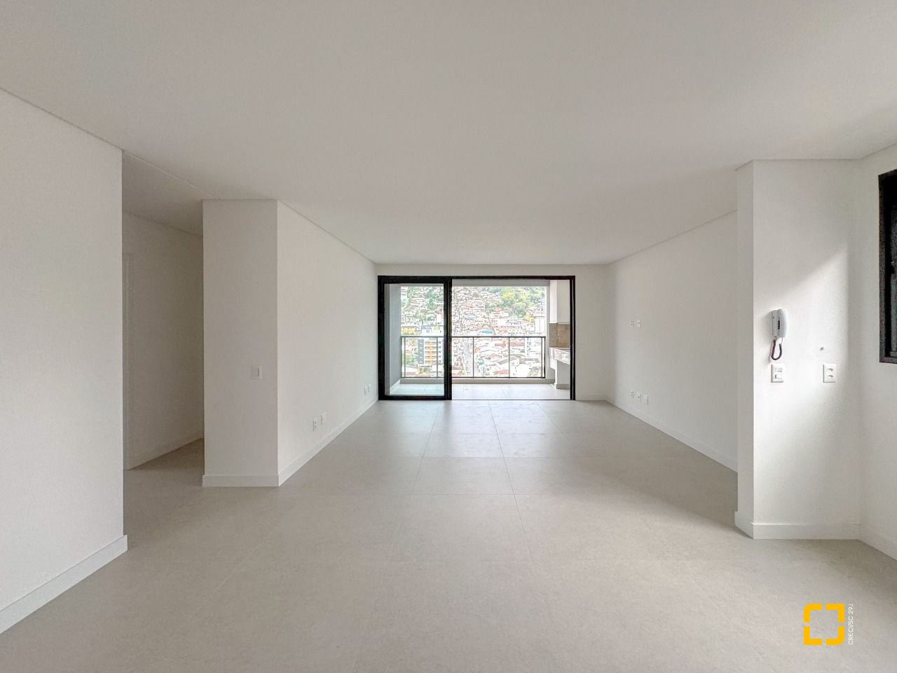 Apartamento com 117m², 4 quartos (sendo 1 suíte), 2 garagens, no bairro Centro em Florianópolis