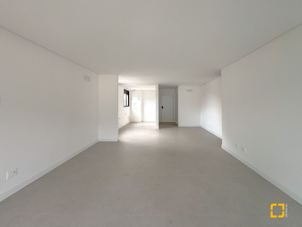 Apartamento com 117m², 4 quartos (sendo 1 suíte), 2 garagens, no bairro Centro em Florianópolis
