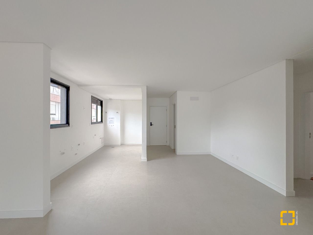Apartamento com 117m², 4 quartos (sendo 1 suíte), 2 garagens, no bairro Centro em Florianópolis