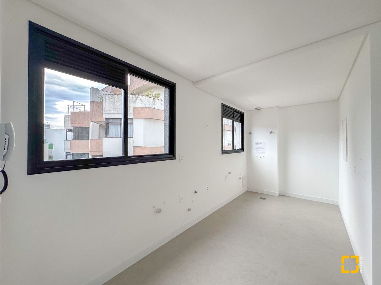 Apartamento com 117m², 4 quartos (sendo 1 suíte), 2 garagens, no bairro Centro em Florianópolis
