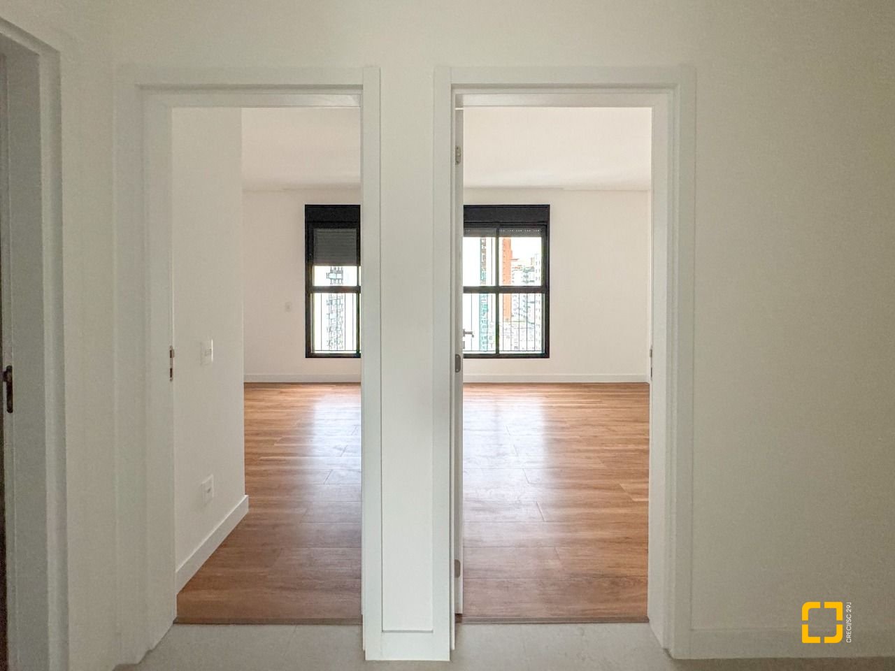 Apartamento com 117m², 4 quartos (sendo 1 suíte), 2 garagens, no bairro Centro em Florianópolis