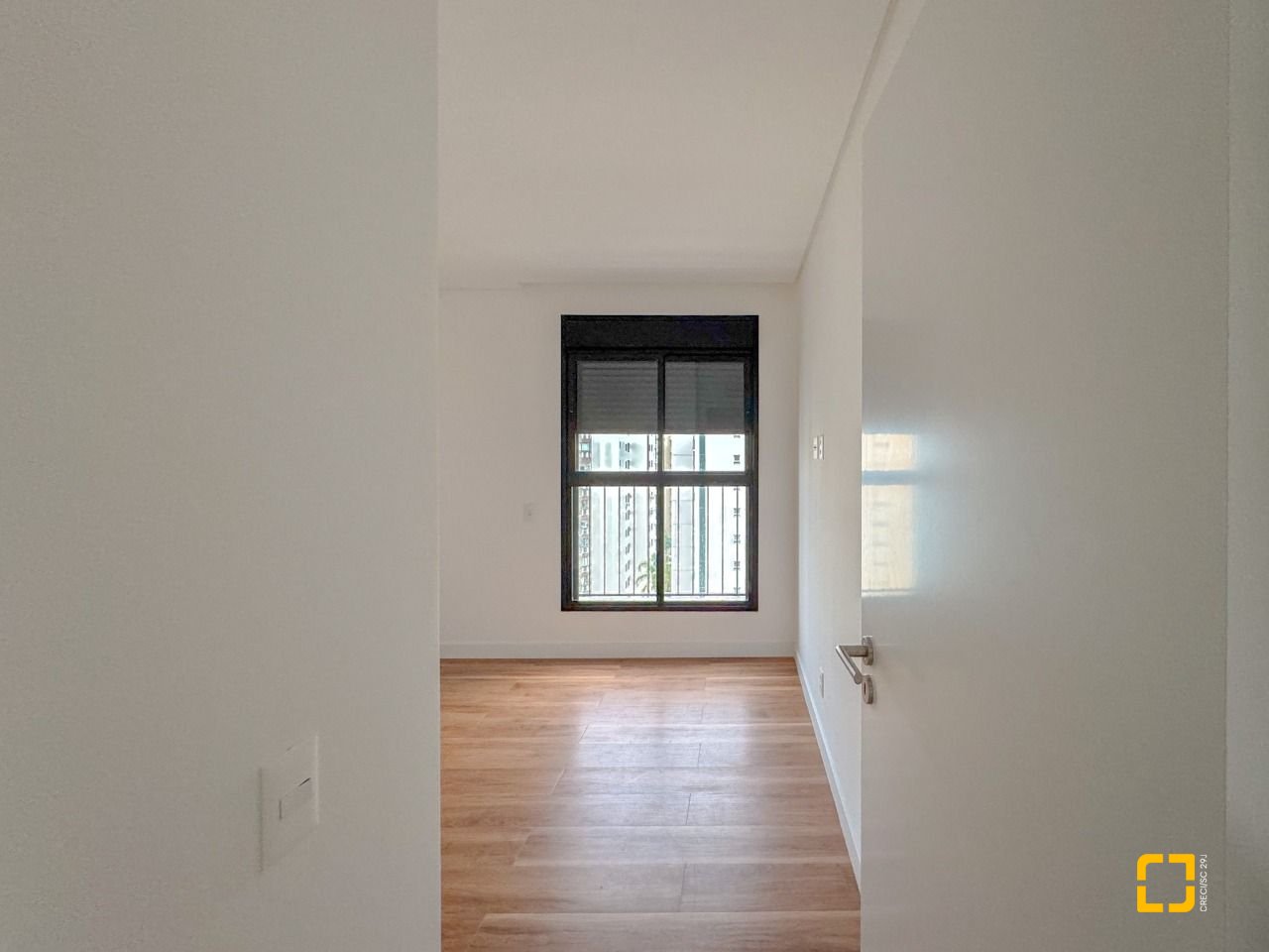 Apartamento com 117m², 4 quartos (sendo 1 suíte), 2 garagens, no bairro Centro em Florianópolis