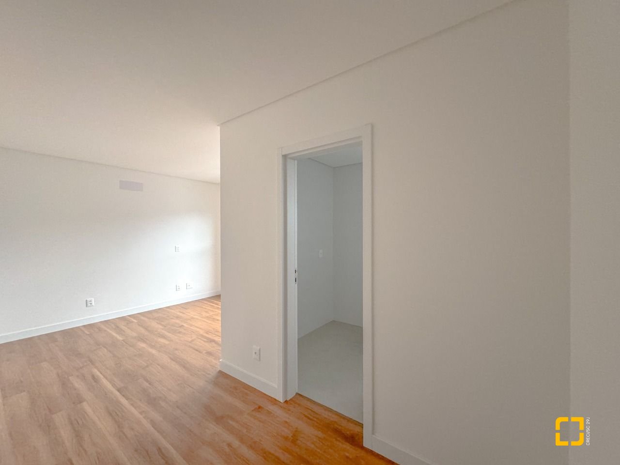 Apartamento com 117m², 4 quartos (sendo 1 suíte), 2 garagens, no bairro Centro em Florianópolis