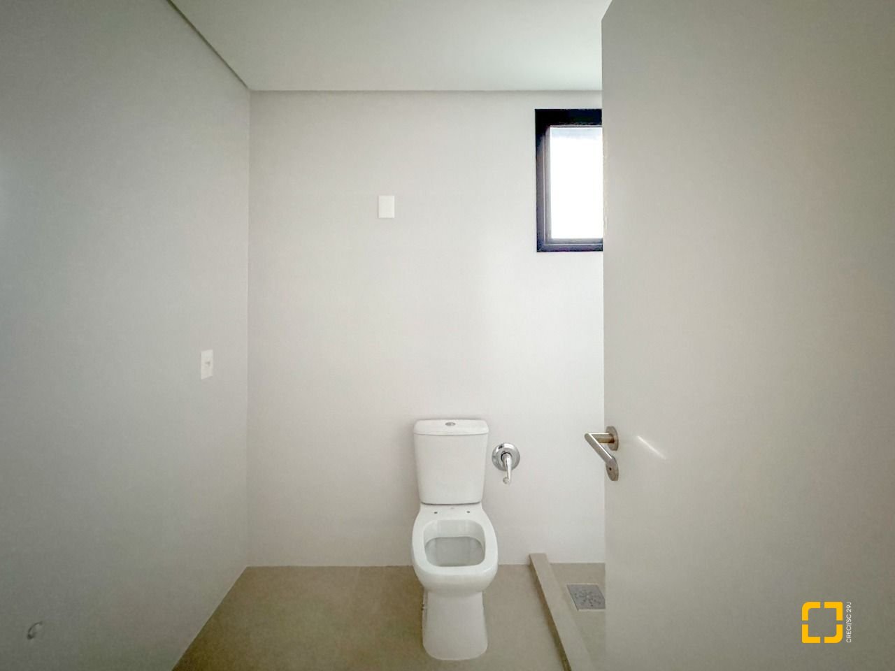 Apartamento com 117m², 4 quartos (sendo 1 suíte), 2 garagens, no bairro Centro em Florianópolis