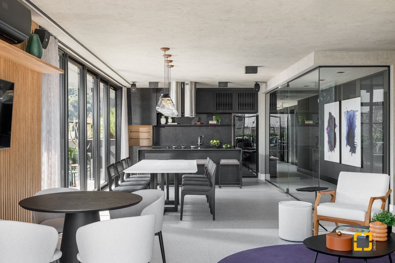 Apartamento com 117m², 4 quartos (sendo 1 suíte), 2 garagens, no bairro Centro em Florianópolis
