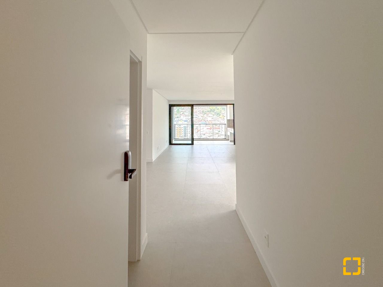 Apartamento com 117m², 4 quartos (sendo 1 suíte), 2 garagens, no bairro Centro em Florianópolis