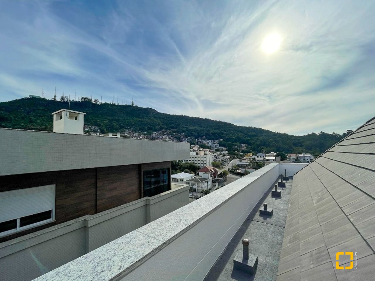 Cobertura com 100m², 4 quartos (sendo 2 suítes), 2 garagens, no bairro Trindade em Florianópolis
