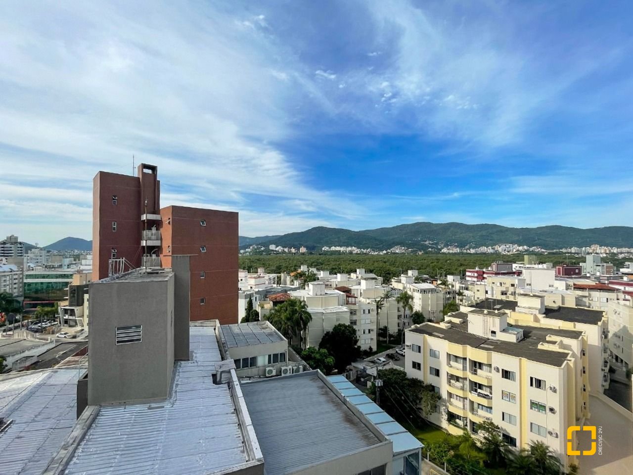 Cobertura com 100m², 4 quartos (sendo 2 suítes), 2 garagens, no bairro Trindade em Florianópolis