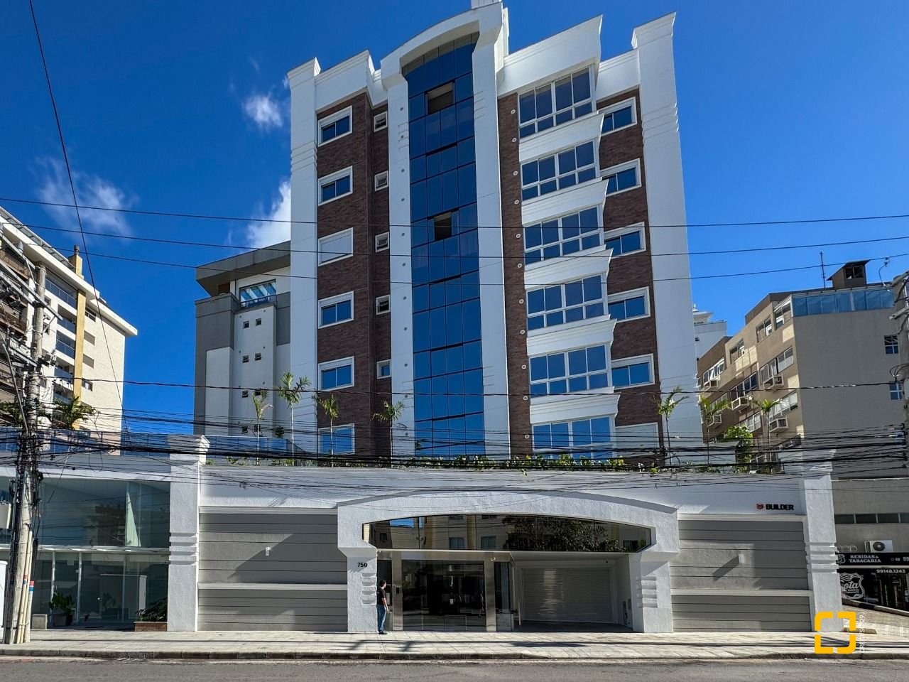 Cobertura com 100m², 4 quartos (sendo 2 suítes), 2 garagens, no bairro Trindade em Florianópolis