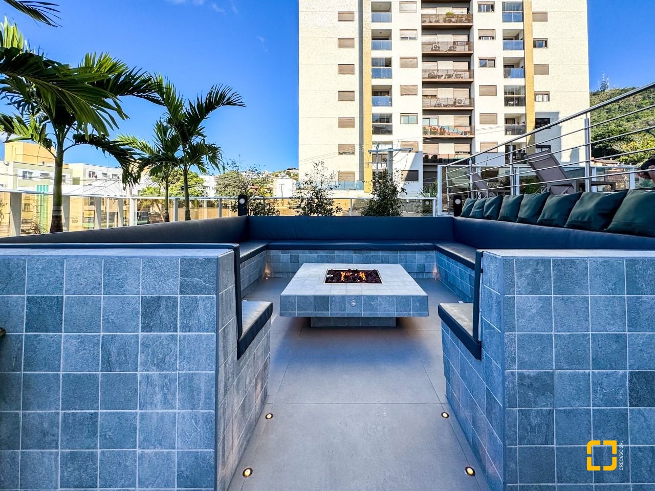 Cobertura com 100m², 4 quartos (sendo 2 suítes), 2 garagens, no bairro Trindade em Florianópolis