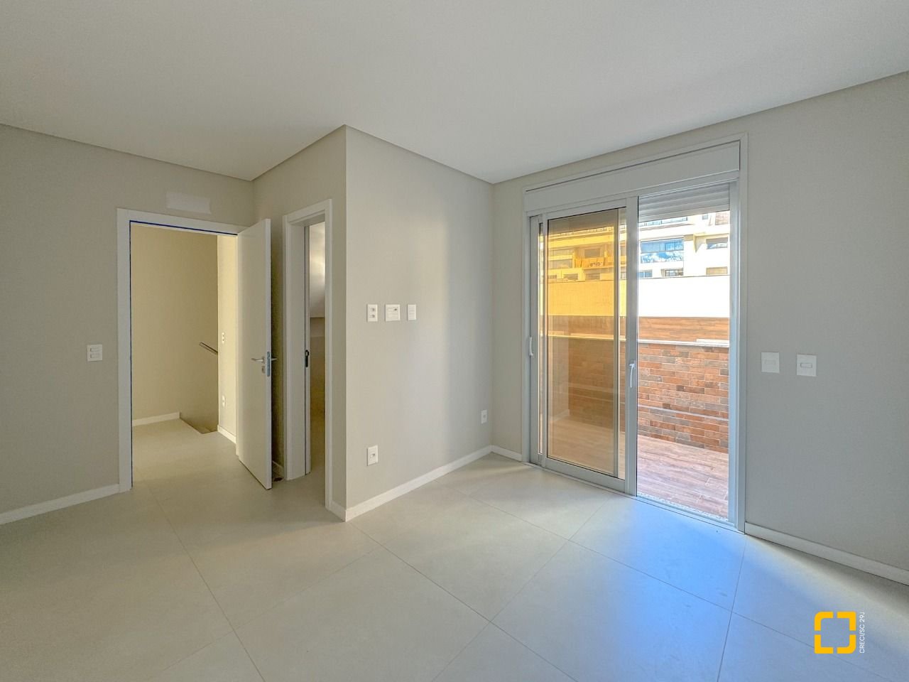Cobertura com 102m², 4 quartos (sendo 2 suítes), 2 garagens, no bairro Trindade em Florianópolis