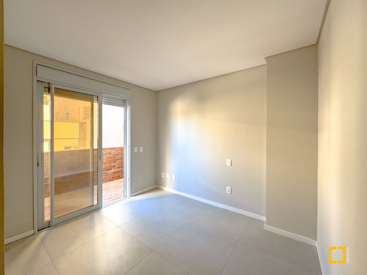 Cobertura com 102m², 4 quartos (sendo 2 suítes), 2 garagens, no bairro Trindade em Florianópolis