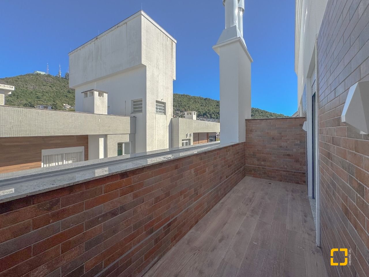 Cobertura com 102m², 4 quartos (sendo 2 suítes), 2 garagens, no bairro Trindade em Florianópolis