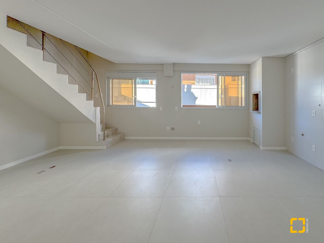Cobertura com 102m², 4 quartos (sendo 2 suítes), 2 garagens, no bairro Trindade em Florianópolis