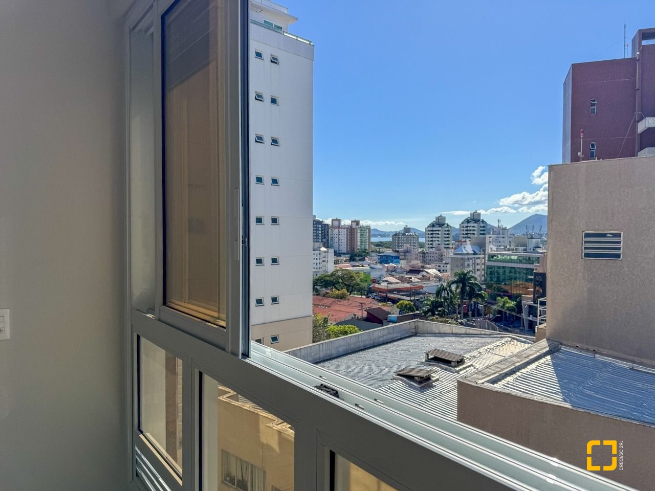 Cobertura com 107m², 5 quartos (sendo 2 suítes), 2 garagens, no bairro Trindade em Florianópolis