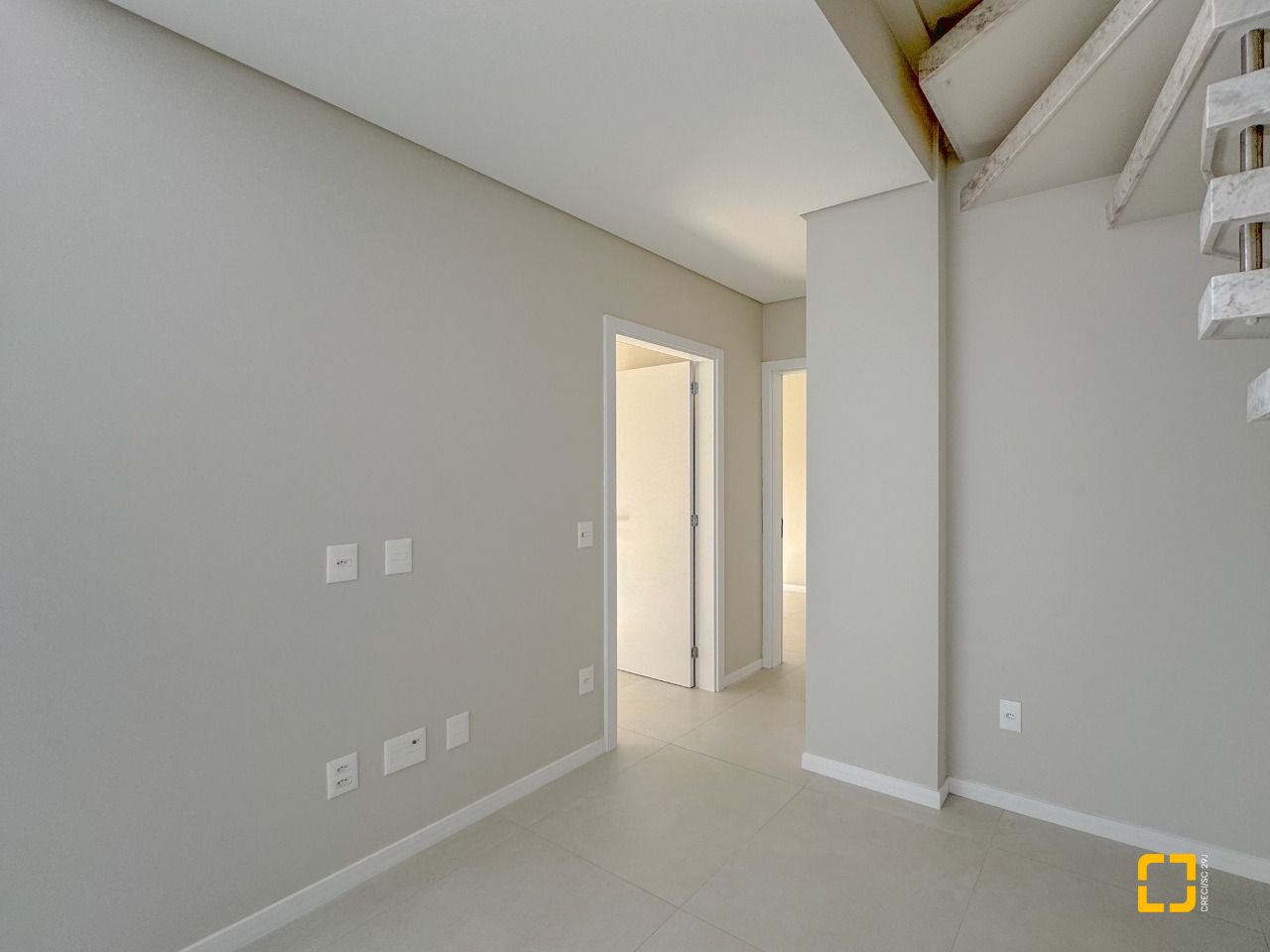 Cobertura com 107m², 5 quartos (sendo 2 suítes), 2 garagens, no bairro Trindade em Florianópolis
