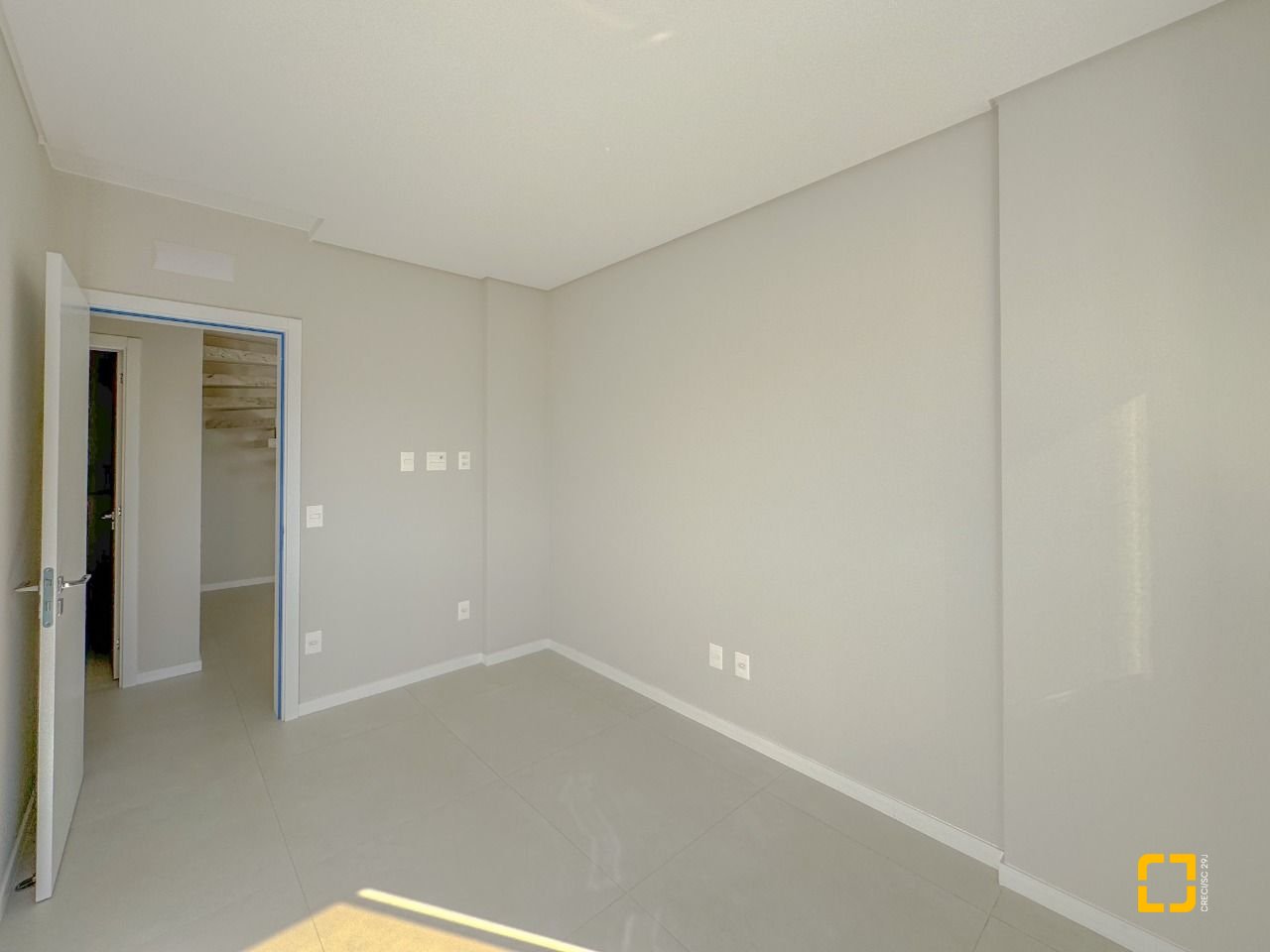 Cobertura com 107m², 5 quartos (sendo 2 suítes), 2 garagens, no bairro Trindade em Florianópolis