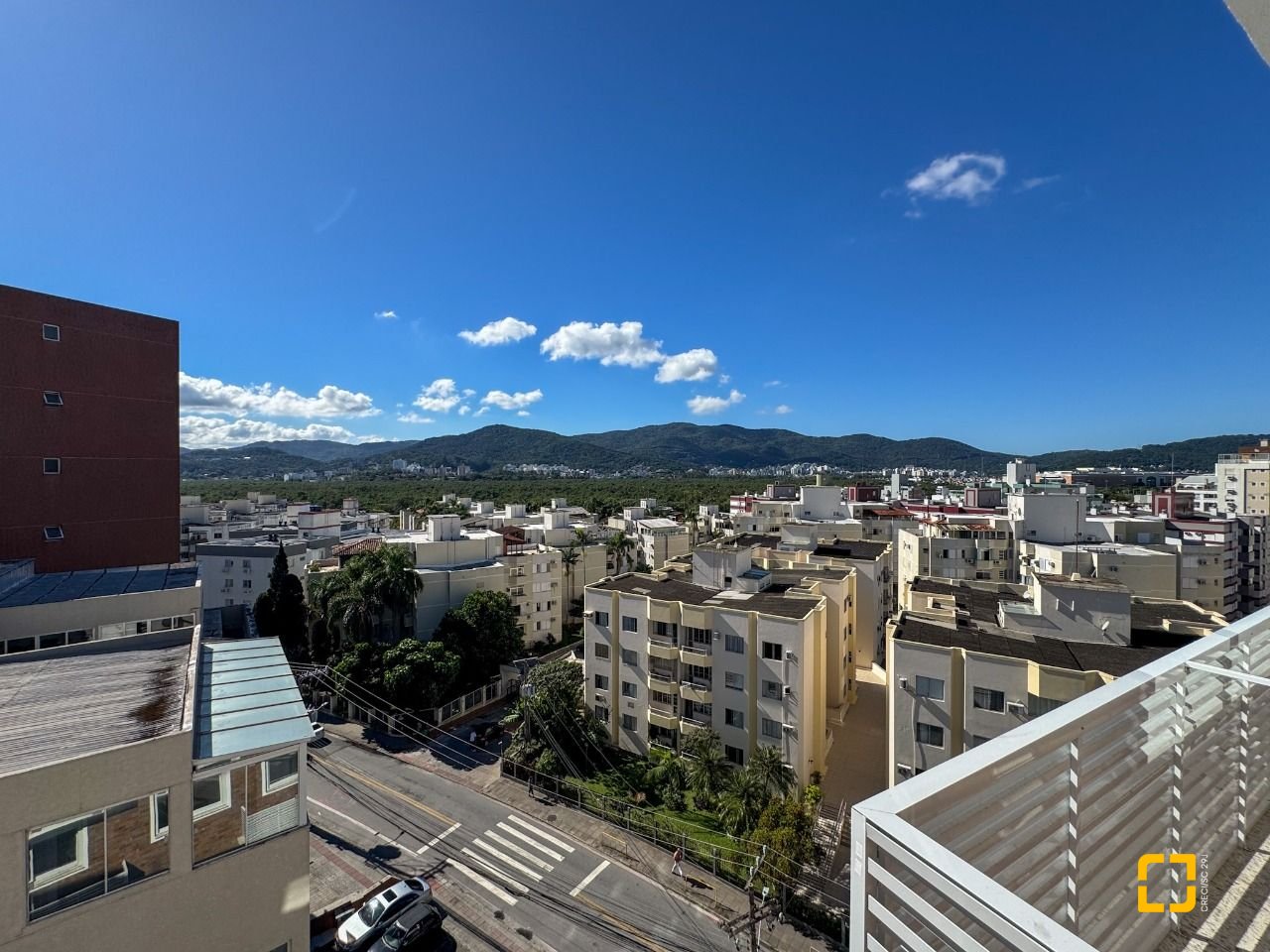 Cobertura com 107m², 5 quartos (sendo 2 suítes), 2 garagens, no bairro Trindade em Florianópolis