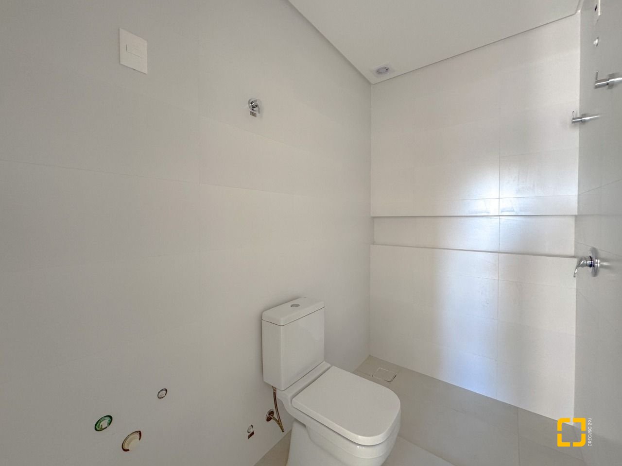 Cobertura com 107m², 5 quartos (sendo 2 suítes), 2 garagens, no bairro Trindade em Florianópolis