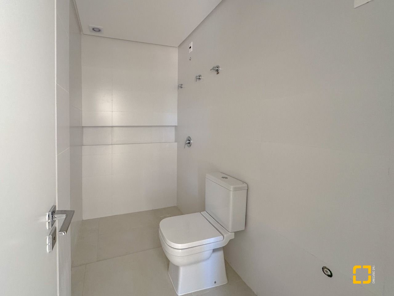 Cobertura com 107m², 5 quartos (sendo 2 suítes), 2 garagens, no bairro Trindade em Florianópolis