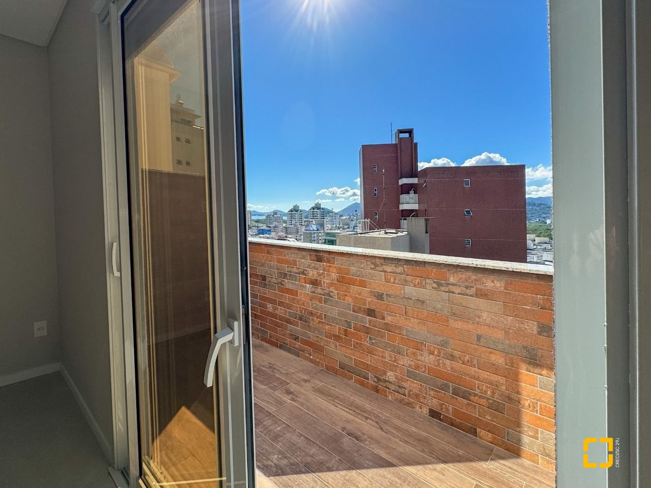 Cobertura com 107m², 5 quartos (sendo 2 suítes), 2 garagens, no bairro Trindade em Florianópolis
