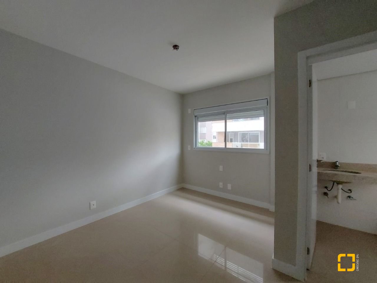 Apartamento com 75m², 3 quartos (sendo 1 suíte), 2 garagens, no bairro Itacorubi em Florianópolis