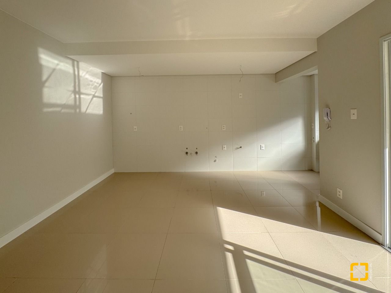 Apartamento com 75m², 3 quartos (sendo 1 suíte), 1 garagem, no bairro Itacorubi em Florianópolis