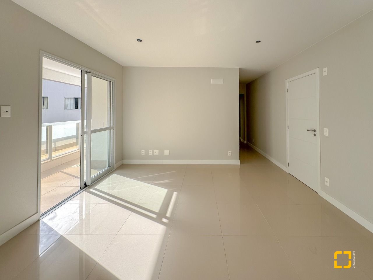 Apartamento com 75m², 3 quartos (sendo 1 suíte), 1 garagem, no bairro Itacorubi em Florianópolis