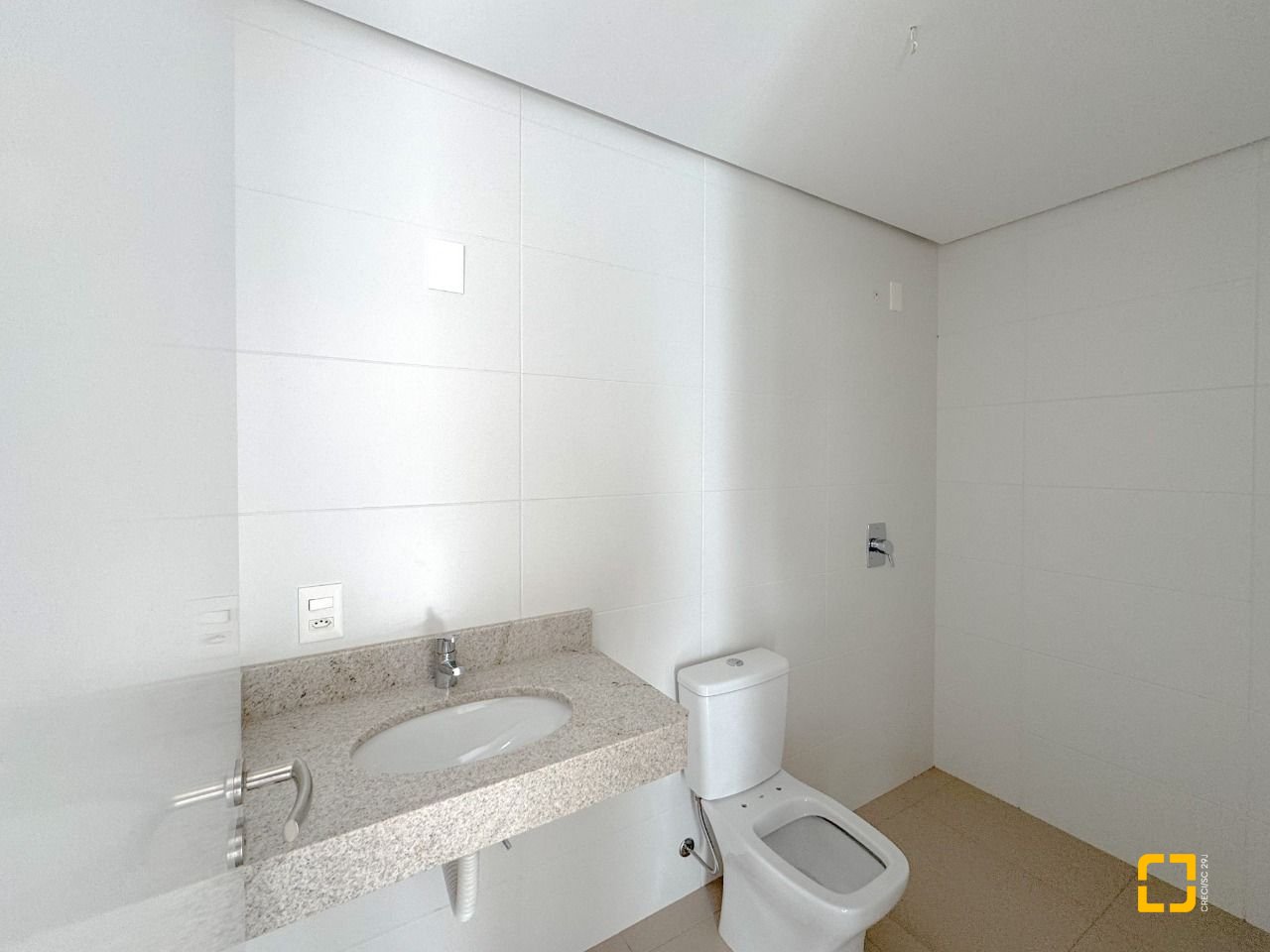 Apartamento com 75m², 3 quartos (sendo 1 suíte), 1 garagem, no bairro Itacorubi em Florianópolis