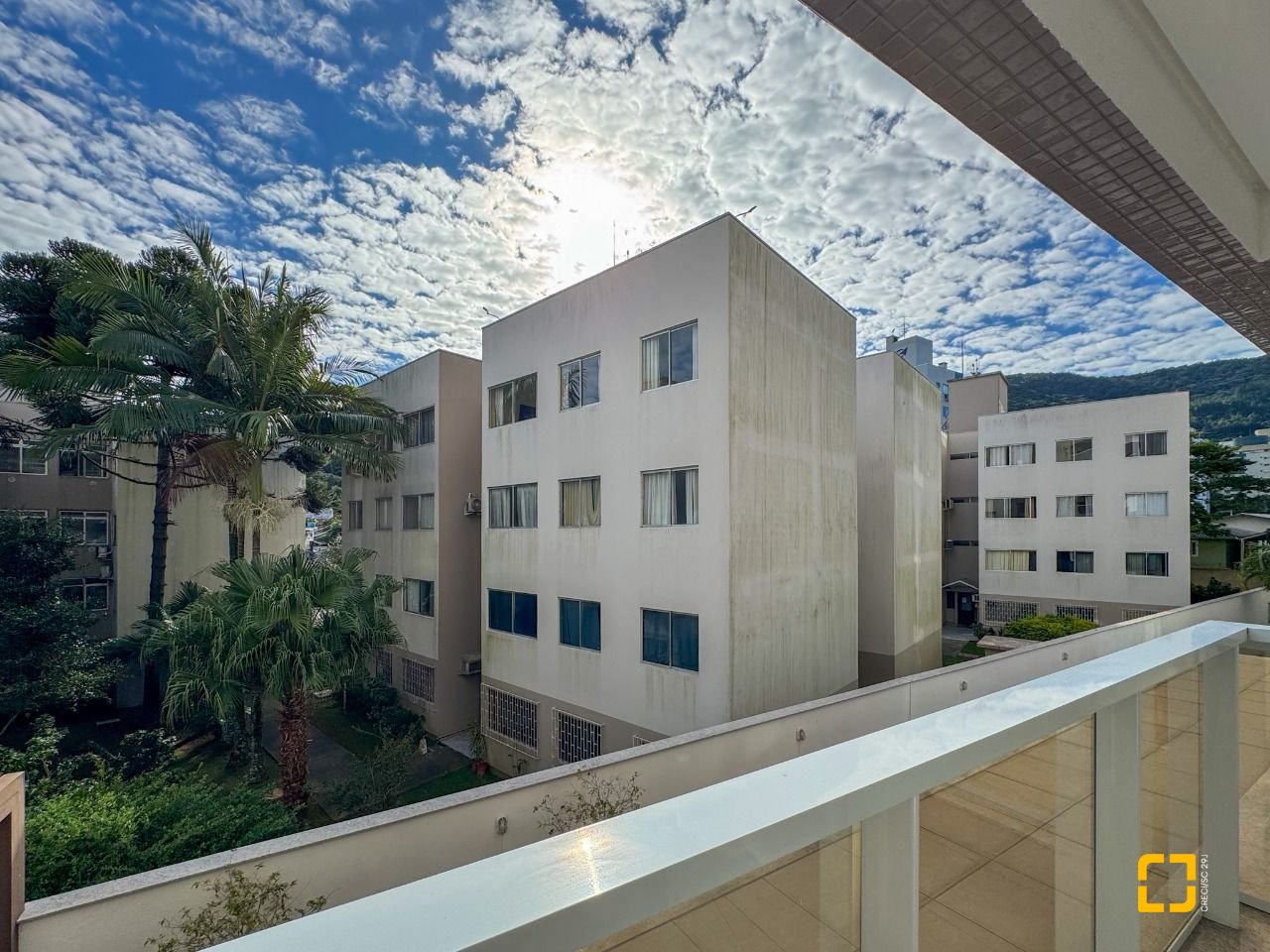 Apartamento com 75m², 3 quartos (sendo 1 suíte), 1 garagem, no bairro Itacorubi em Florianópolis