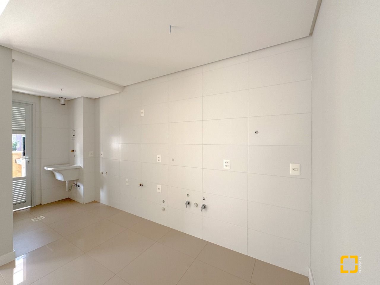 Apartamento com 76m², 4 quartos (sendo 2 suítes), 1 garagem, no bairro Itacorubi em Florianópolis