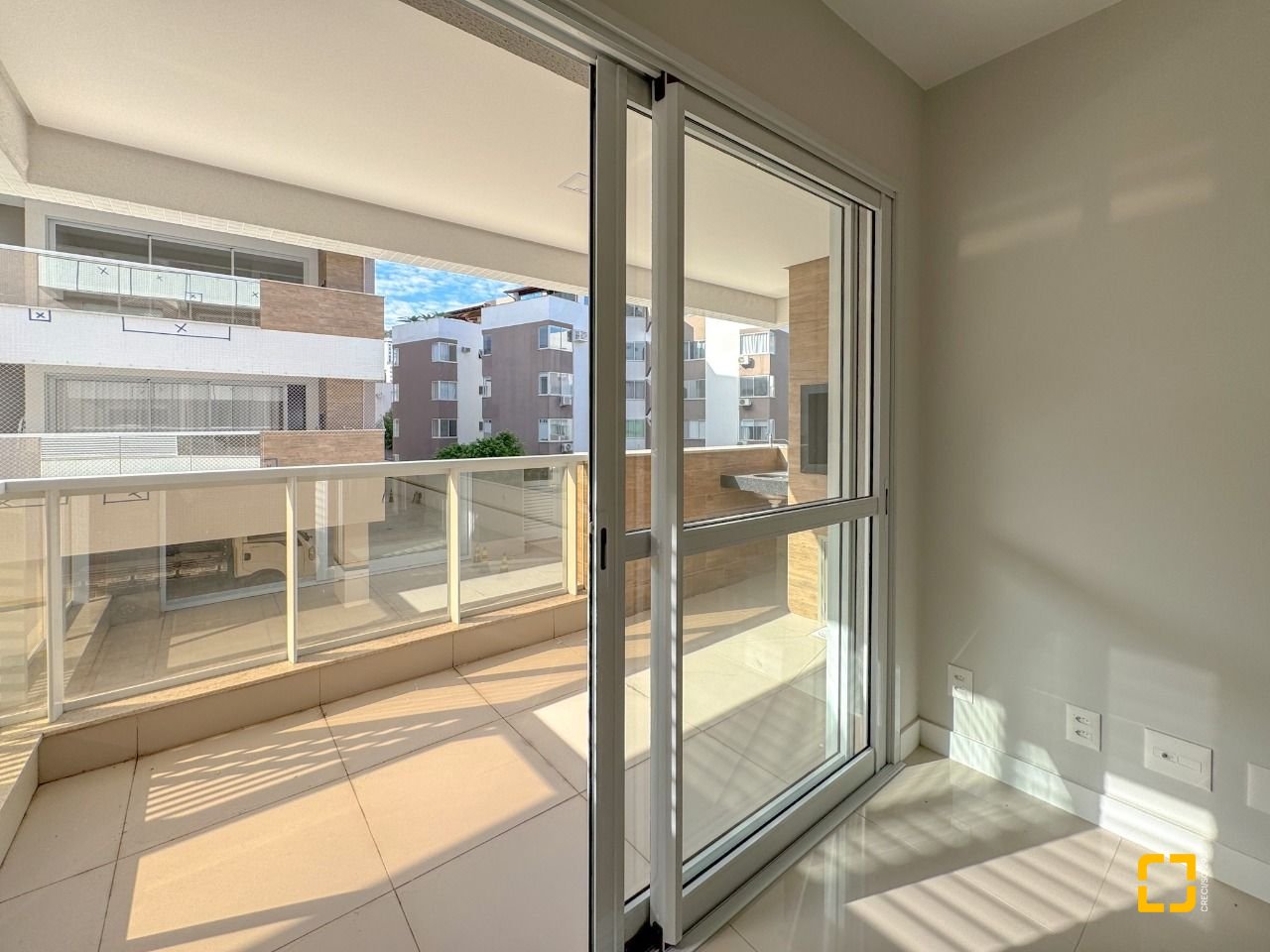 Apartamento com 76m², 4 quartos (sendo 2 suítes), 1 garagem, no bairro Itacorubi em Florianópolis