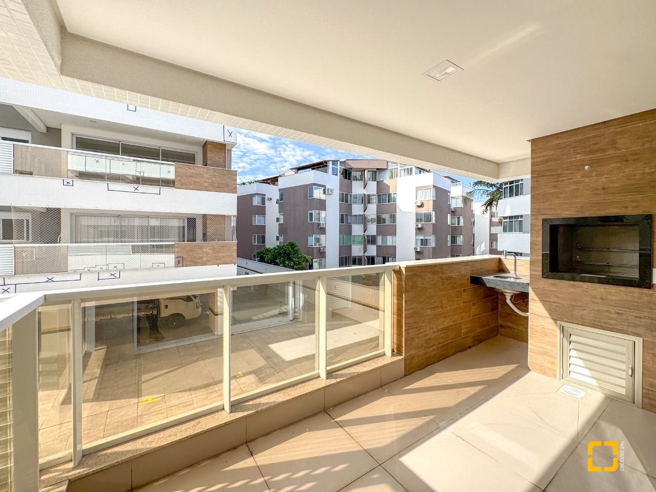 Apartamento com 76m², 4 quartos (sendo 2 suítes), 1 garagem, no bairro Itacorubi em Florianópolis
