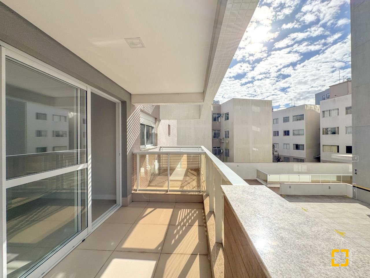Apartamento com 76m², 4 quartos (sendo 2 suítes), 1 garagem, no bairro Itacorubi em Florianópolis