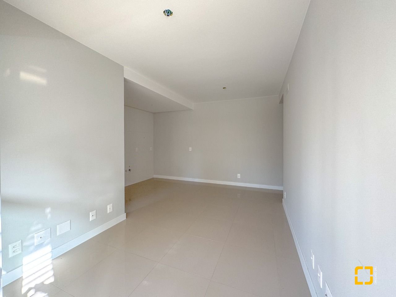 Apartamento com 76m², 4 quartos (sendo 2 suítes), 1 garagem, no bairro Itacorubi em Florianópolis