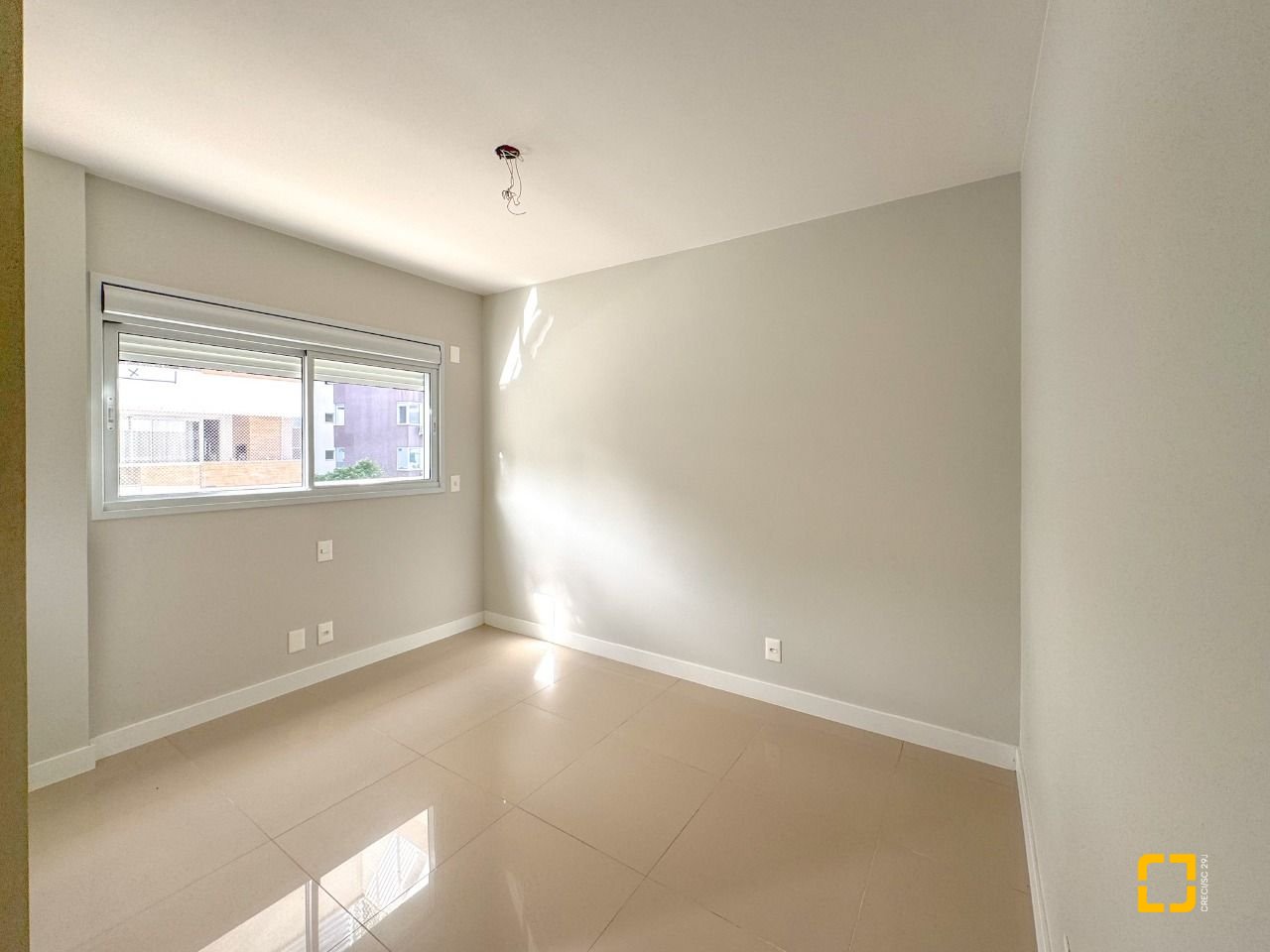 Apartamento com 76m², 4 quartos (sendo 2 suítes), 1 garagem, no bairro Itacorubi em Florianópolis