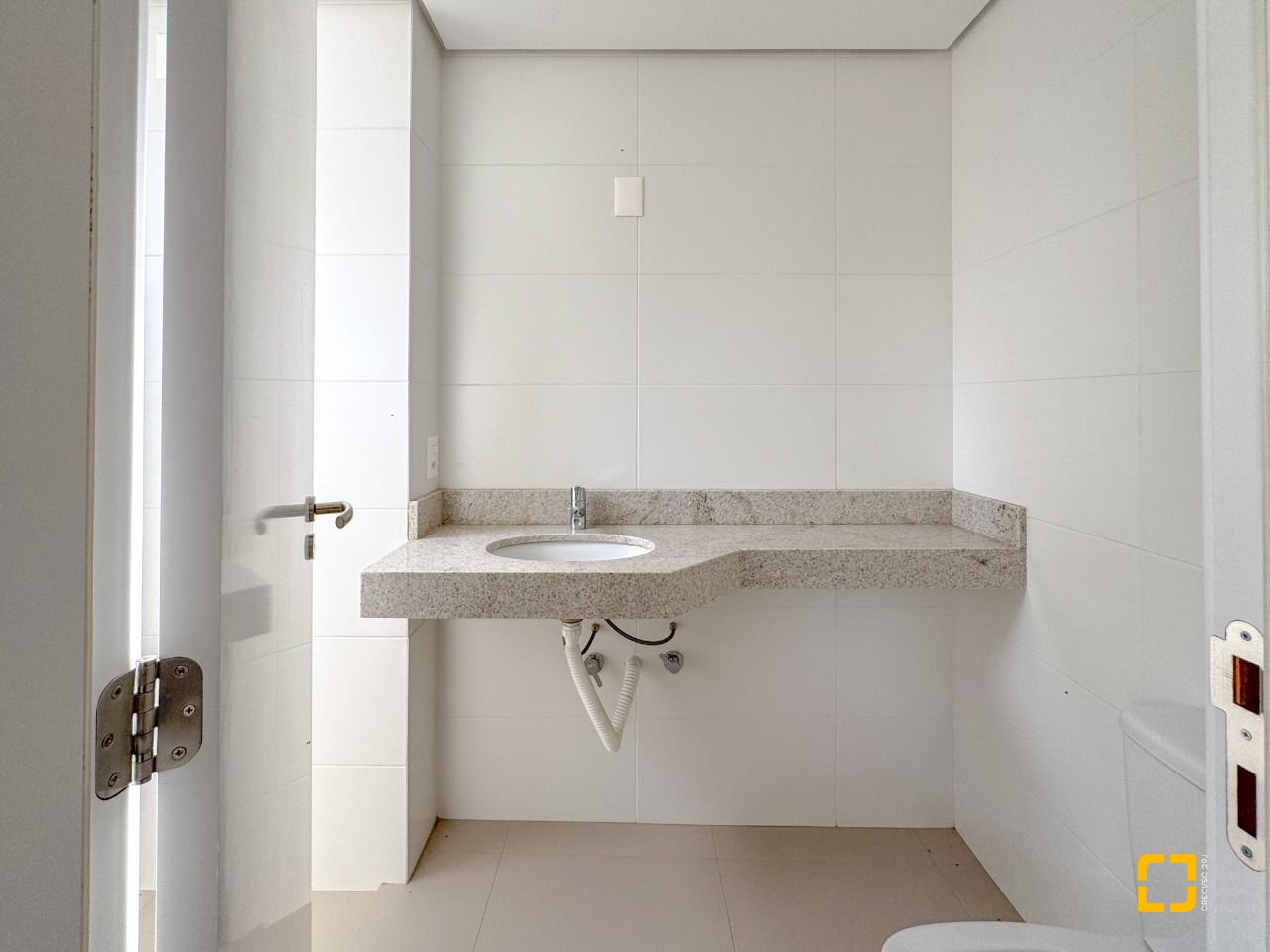 Apartamento com 76m², 4 quartos (sendo 2 suítes), 1 garagem, no bairro Itacorubi em Florianópolis