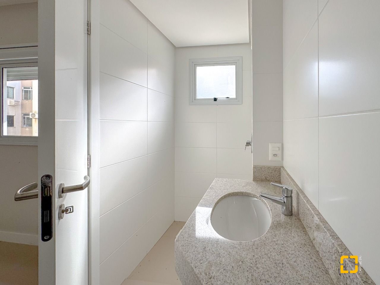 Apartamento com 76m², 4 quartos (sendo 2 suítes), 1 garagem, no bairro Itacorubi em Florianópolis