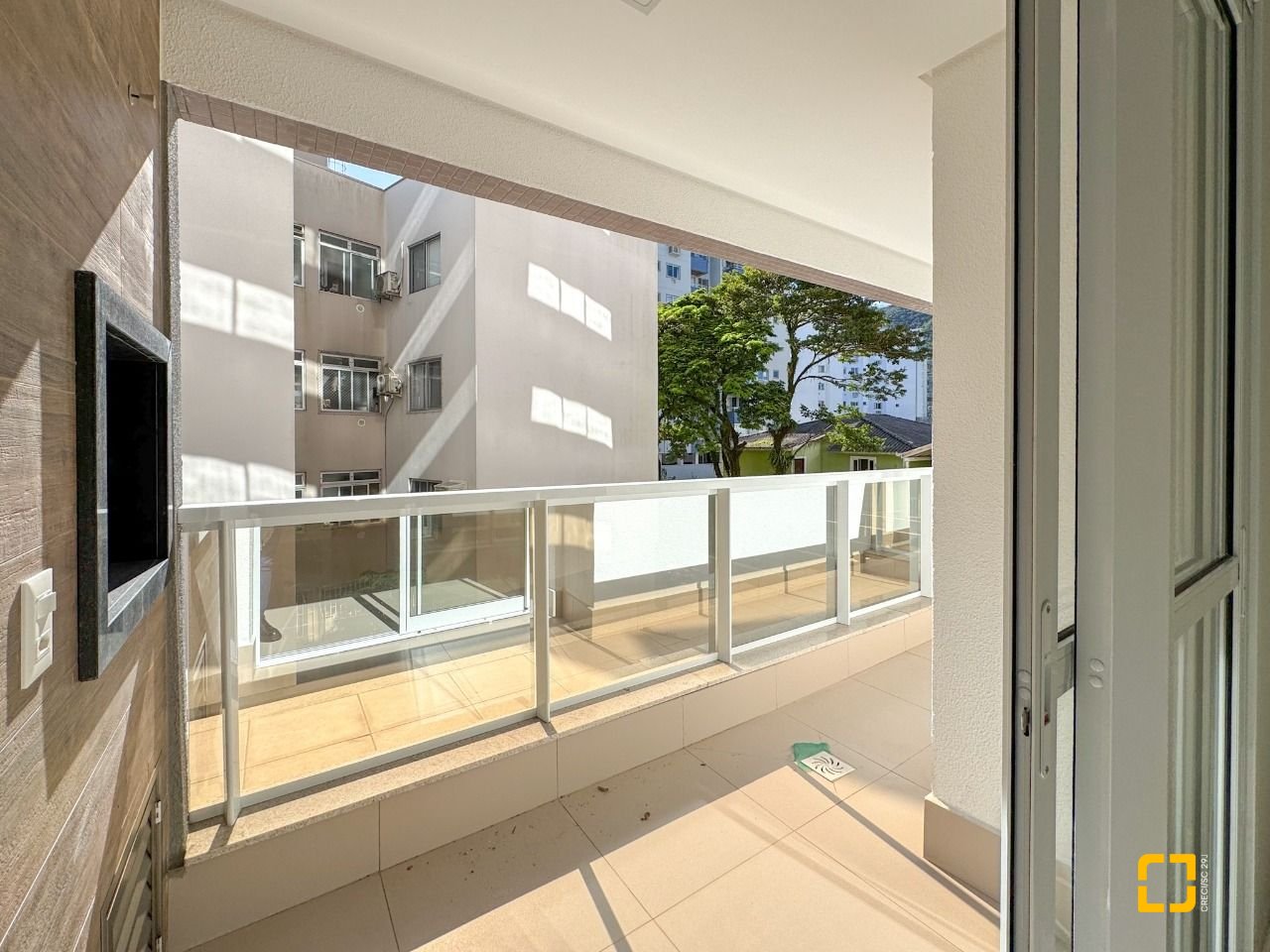 Apartamento com 75m², 3 quartos (sendo 1 suíte), 1 garagem, no bairro Itacorubi em Florianópolis