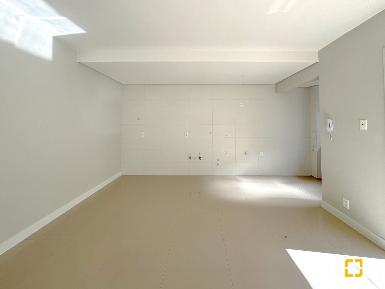 Apartamento com 75m², 3 quartos (sendo 1 suíte), 1 garagem, no bairro Itacorubi em Florianópolis