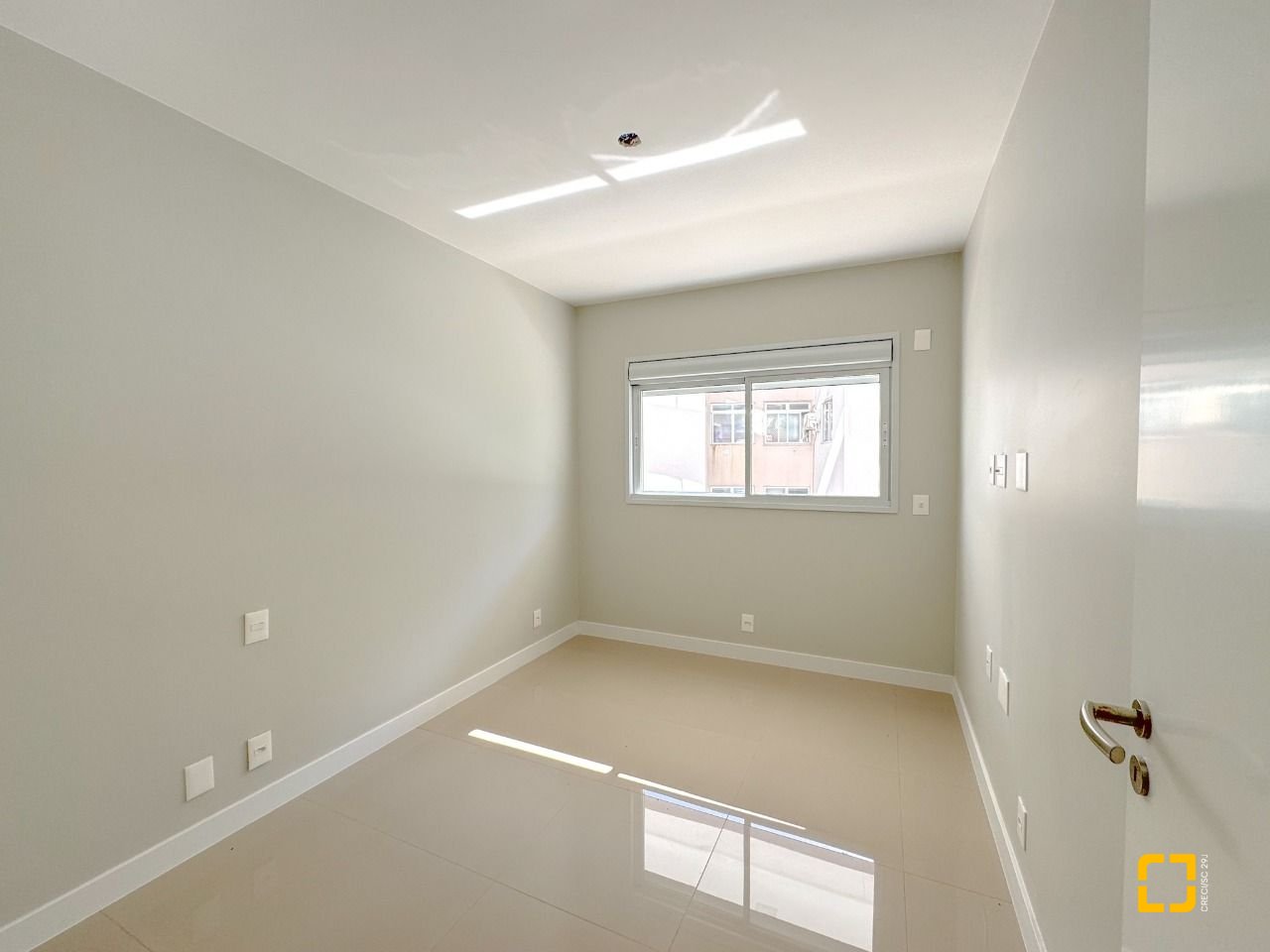 Apartamento com 75m², 3 quartos (sendo 1 suíte), 1 garagem, no bairro Itacorubi em Florianópolis