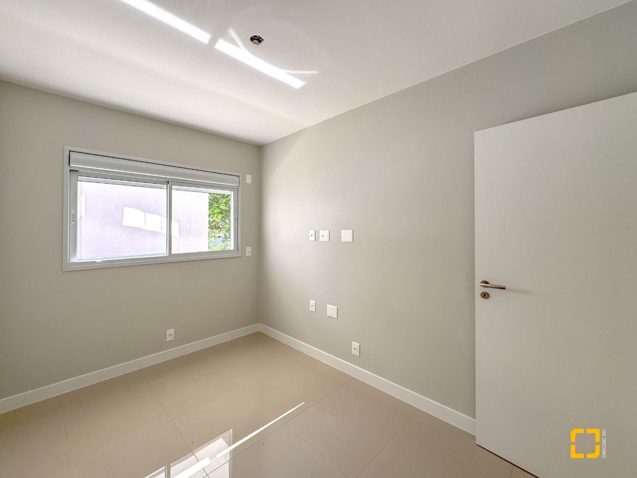 Apartamento com 75m², 3 quartos (sendo 1 suíte), 1 garagem, no bairro Itacorubi em Florianópolis