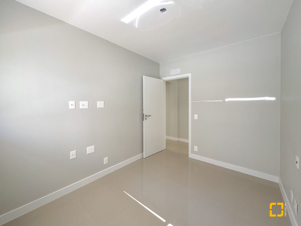 Apartamento com 75m², 3 quartos (sendo 1 suíte), 1 garagem, no bairro Itacorubi em Florianópolis