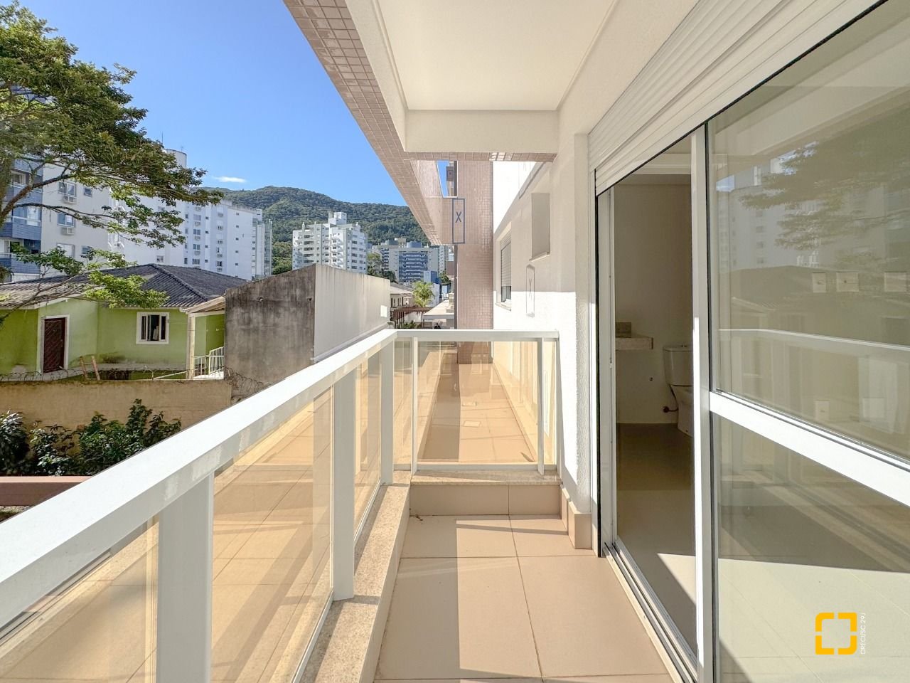 Apartamento com 75m², 3 quartos (sendo 1 suíte), 1 garagem, no bairro Itacorubi em Florianópolis